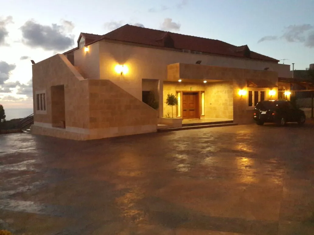 Villa For Sale In Jeddayel In A Calm Zone — الصورة 6