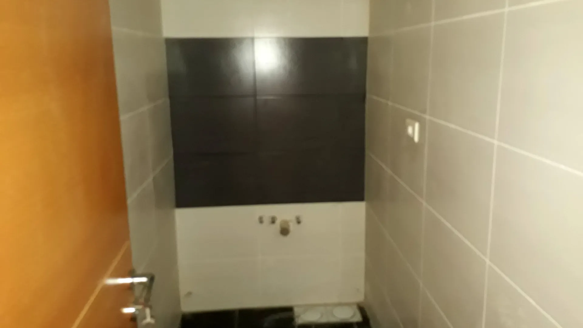 Fully-Decorated Office For Rent in Antelias (Prime Location) — الصورة 3