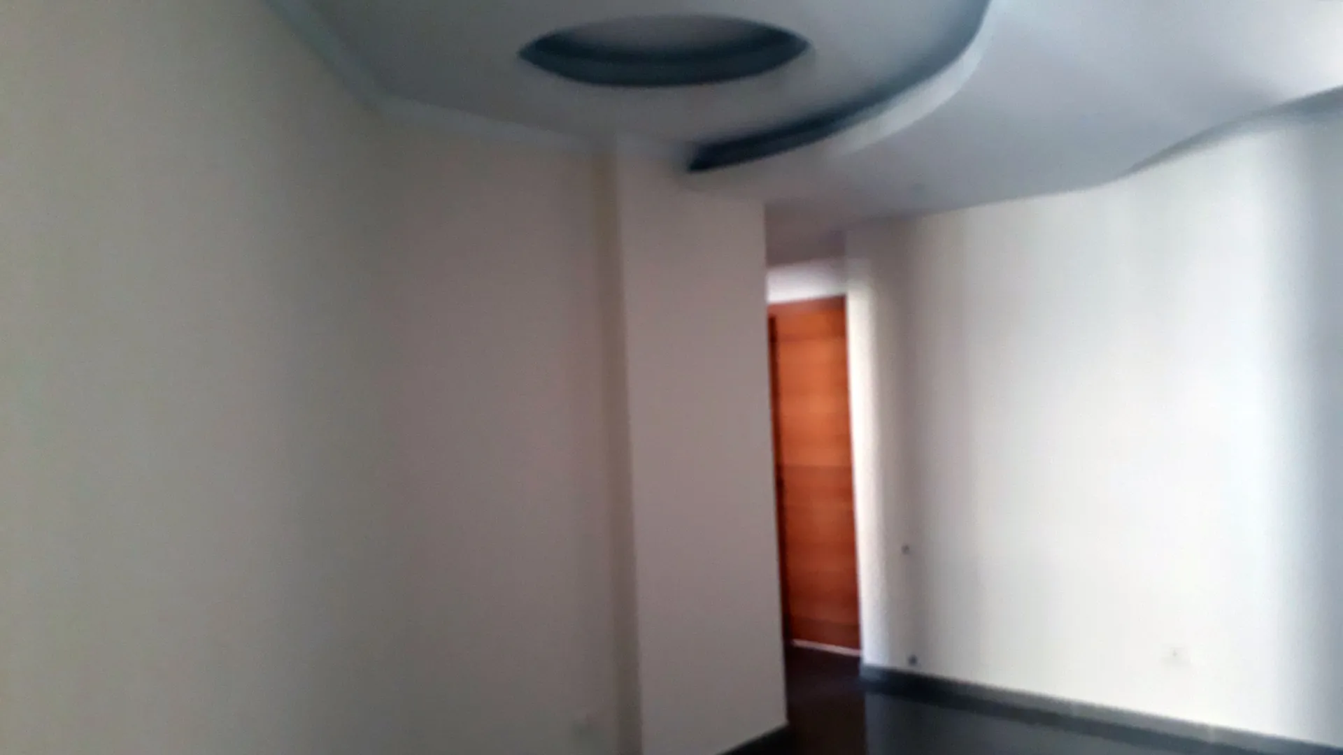 Fully-Decorated Office For Rent in Antelias (Prime Location) — الصورة 9