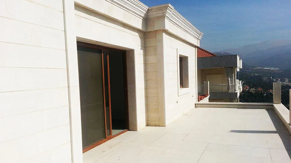 Modern Villa For Sale In Ballouneh — الصورة 2