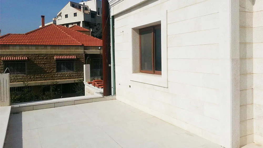 Modern Villa For Sale In Ballouneh — الصورة 6