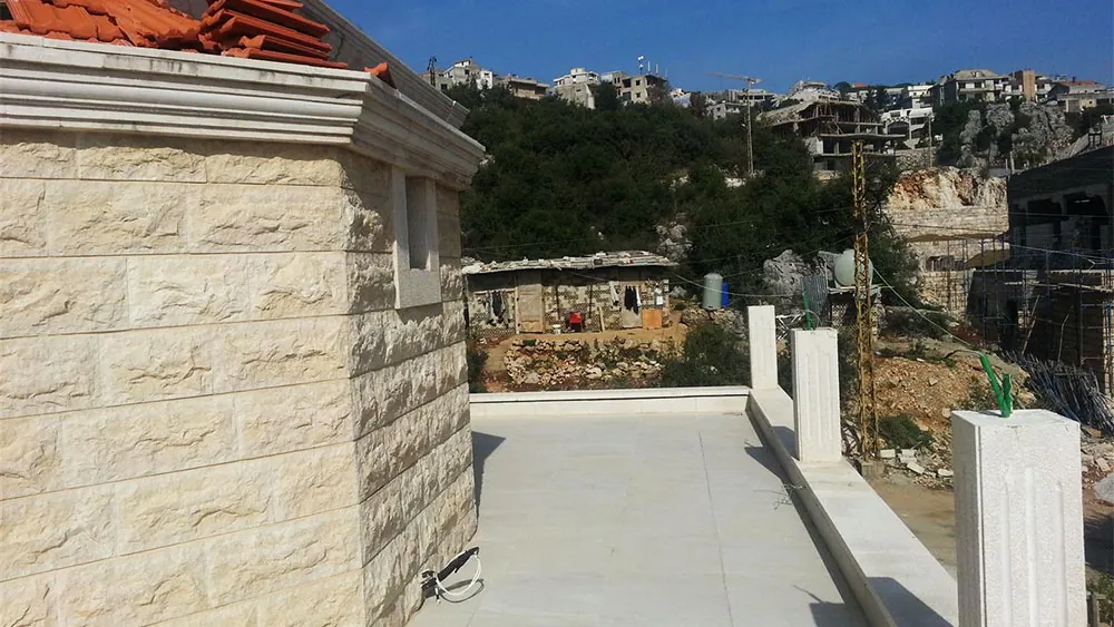 Modern Villa For Sale In Ballouneh — الصورة 7