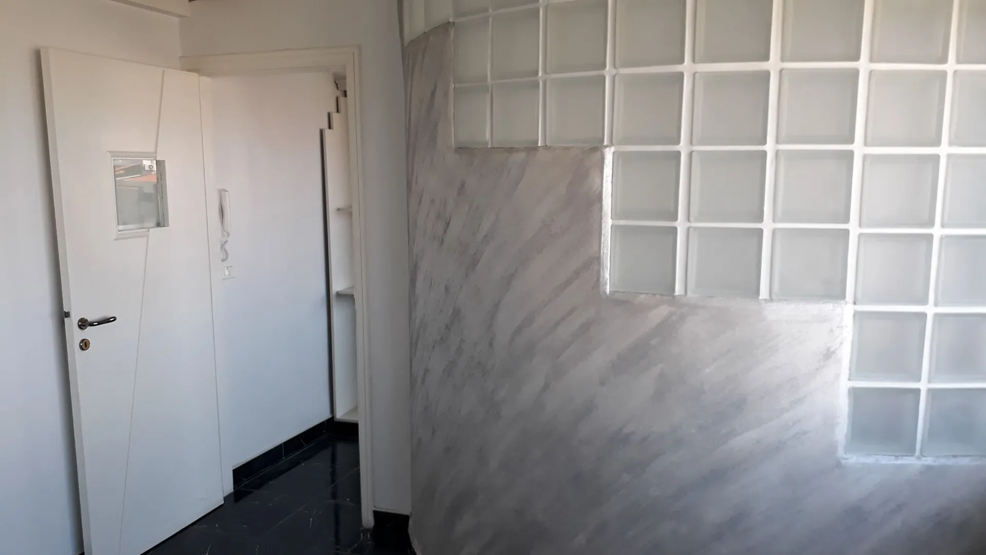 Prime Location Office For Rent on Jounieh Highway — الصورة 4