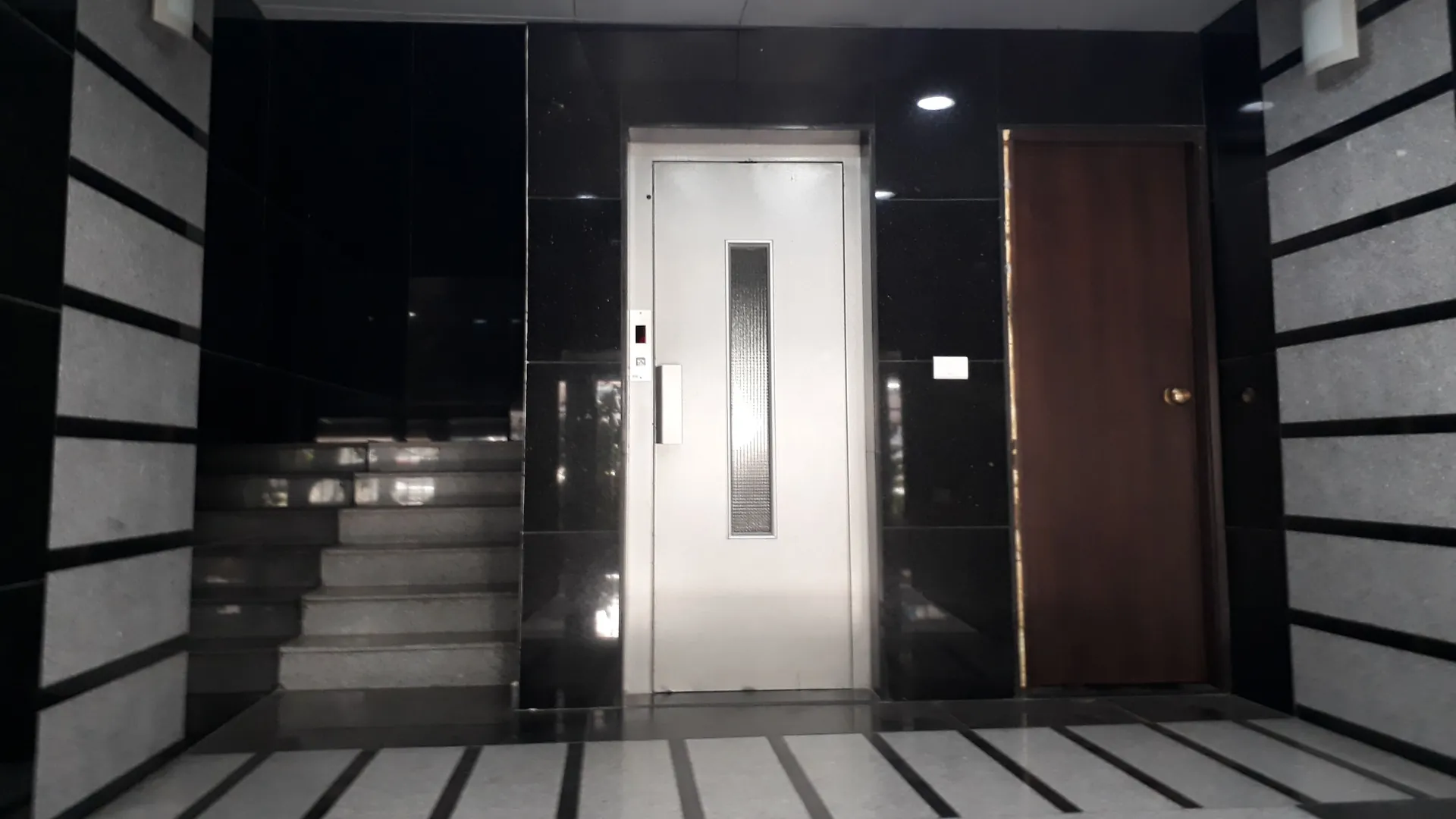 Prime Location Office For Rent on Jounieh Highway — الصورة 5
