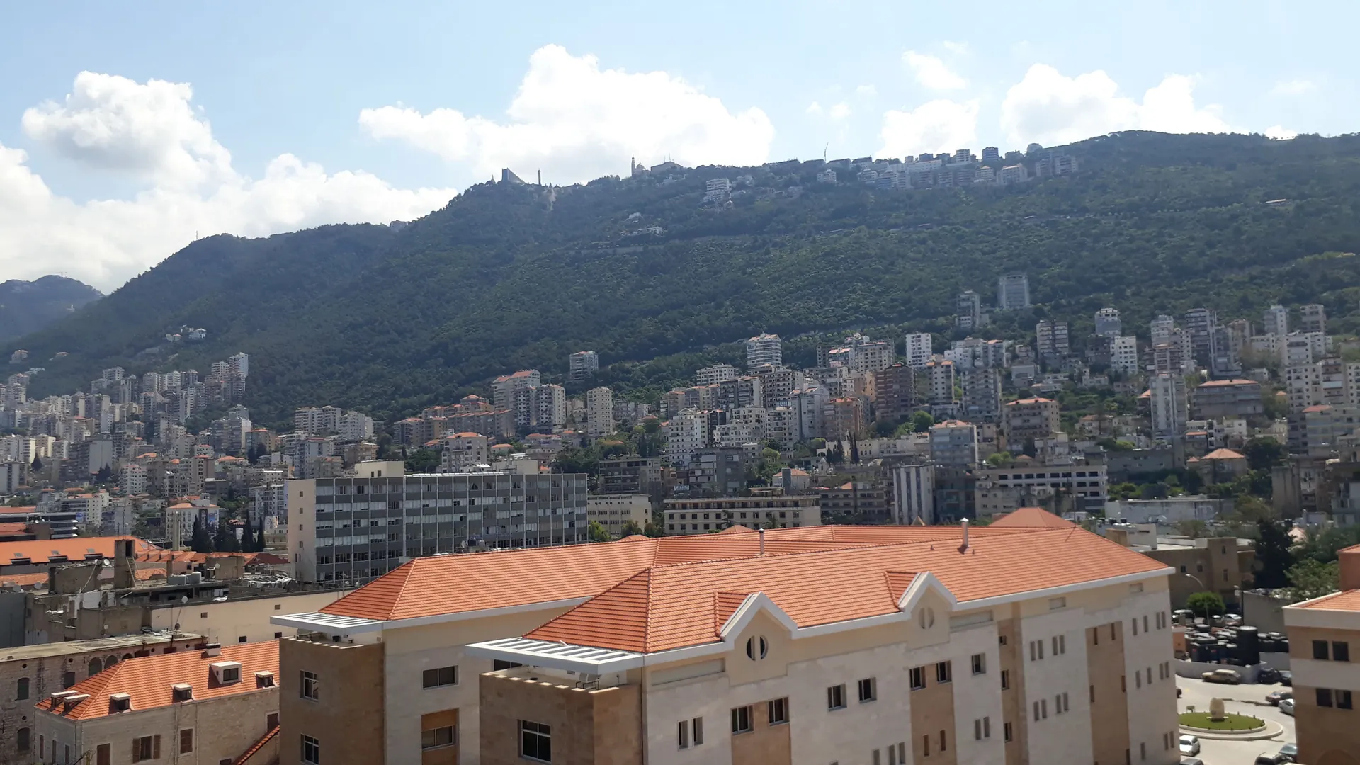 75sqm Fully Renovated Office For Rent in Jounieh Prime Location — photo 2