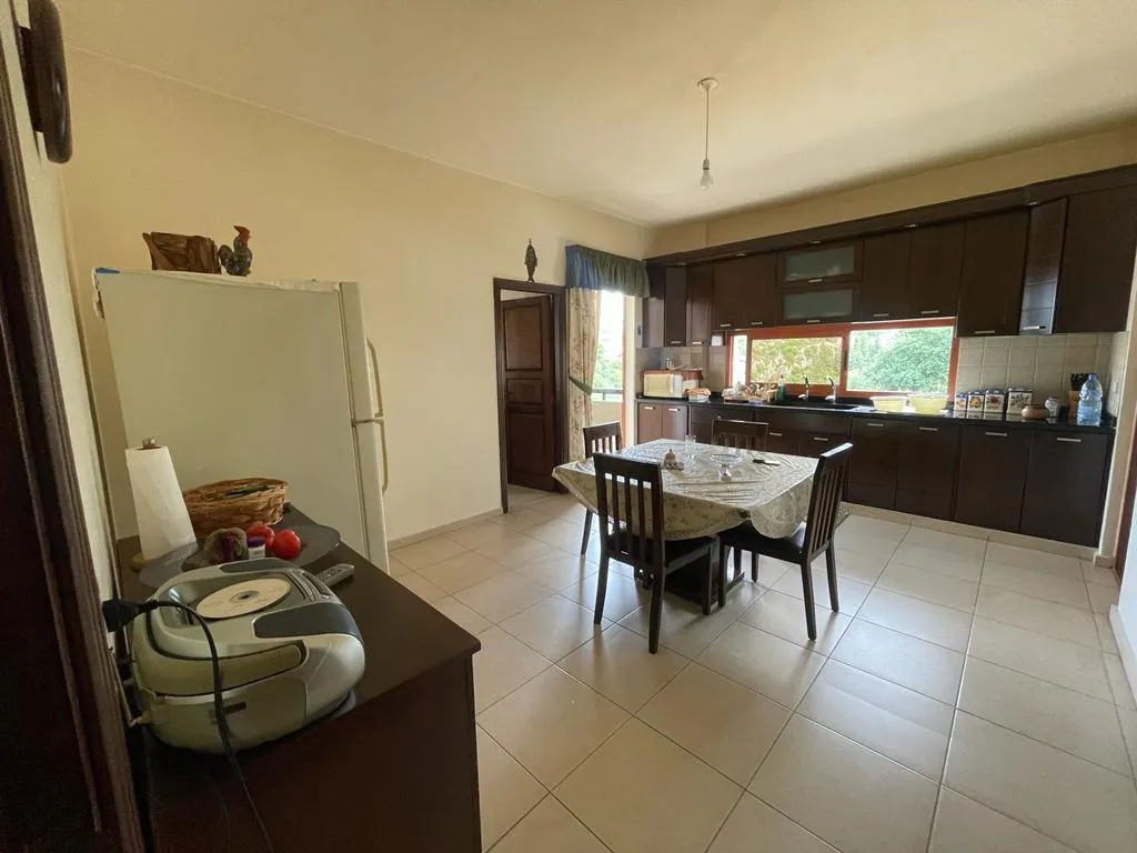 Spacious Apartment For Sale In Jbeil — الصورة 7