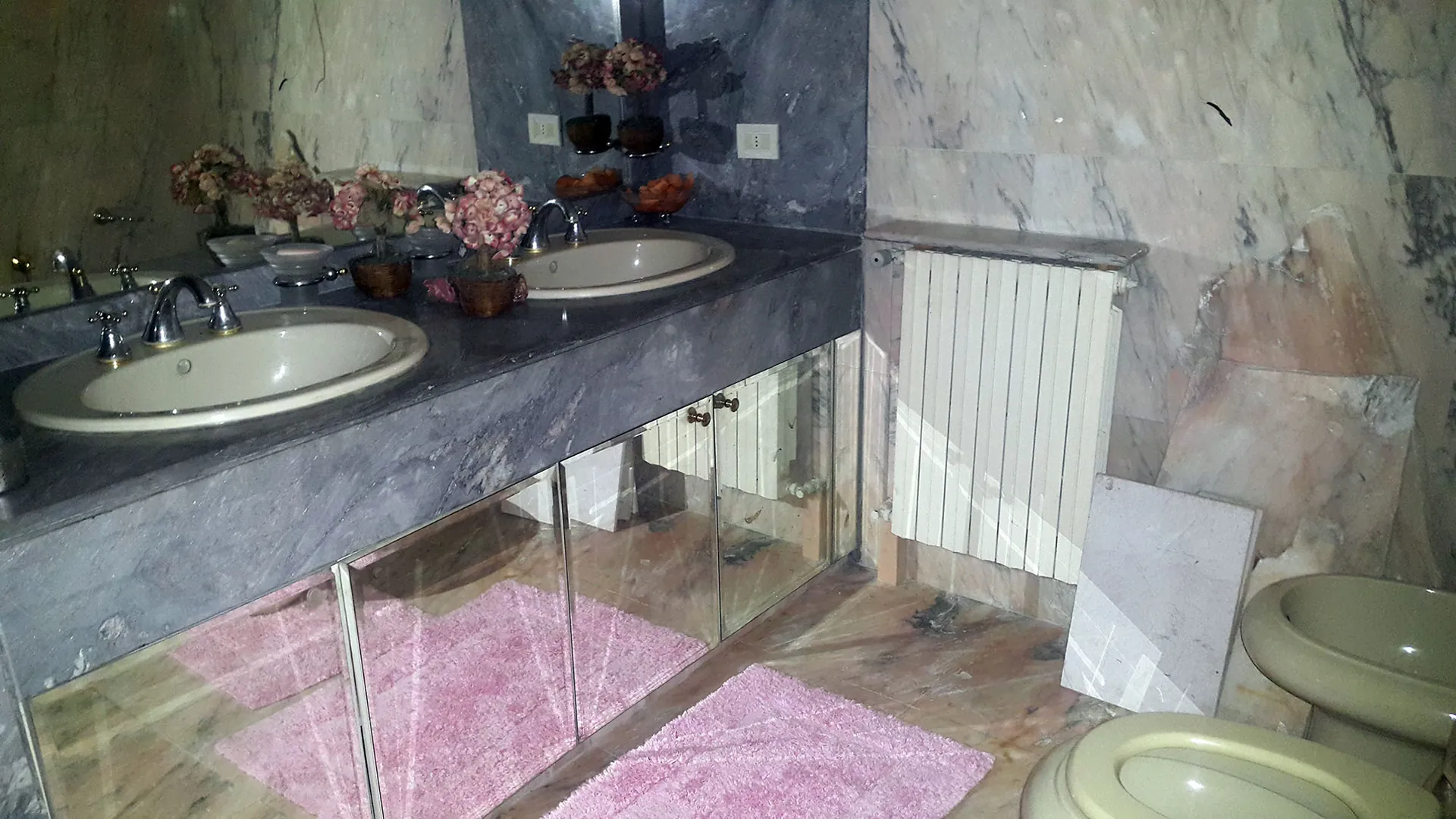 Stand-alone villa for sale in prime location of Adma — الصورة 4