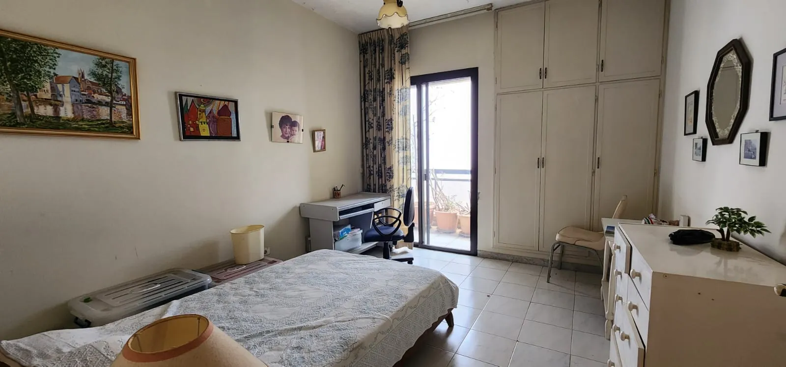 4-Bedroom Apartment Overlooking a Great Open View For Sale in Baabda — الصورة 8
