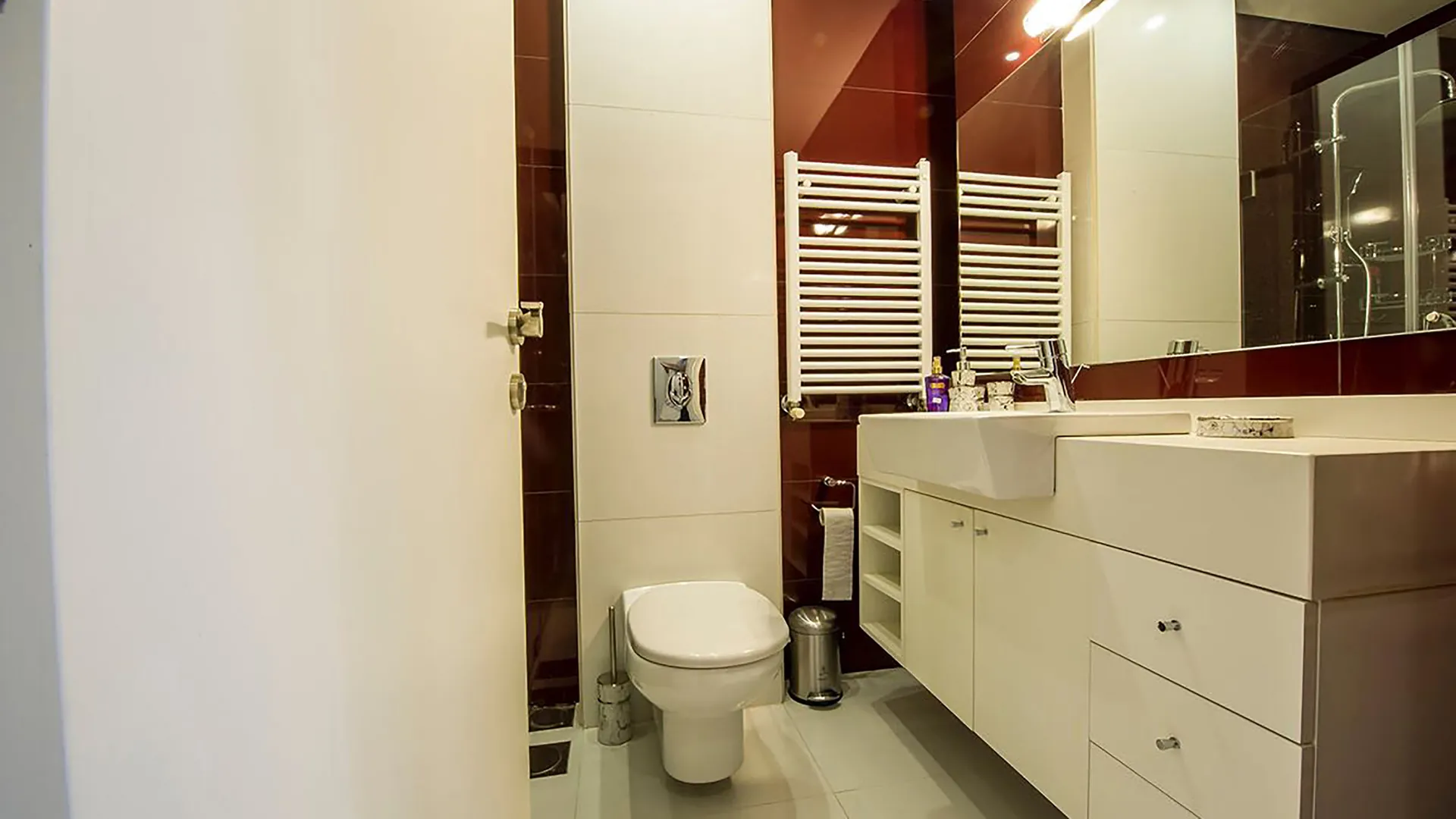 Fully Decorated & Furnished Duplex For Sale in The Heart of Bsalim — الصورة 10