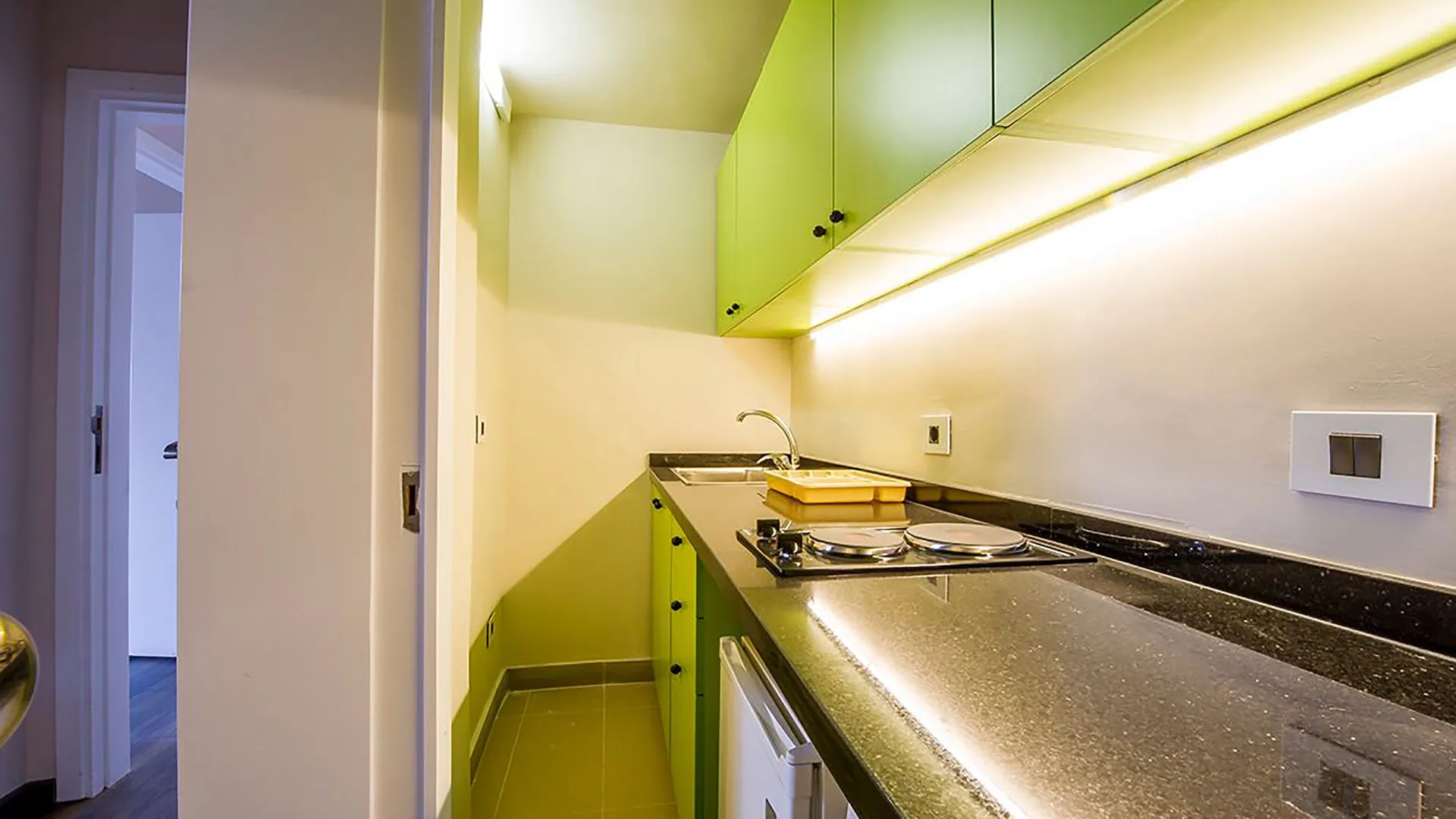Fully Decorated & Furnished Duplex For Sale in The Heart of Bsalim — الصورة 3