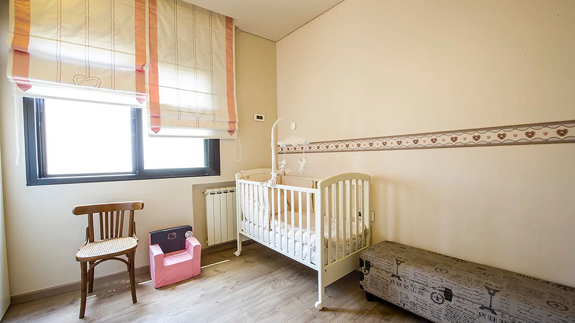 Fully Decorated & Furnished Duplex For Sale in The Heart of Bsalim — الصورة 4
