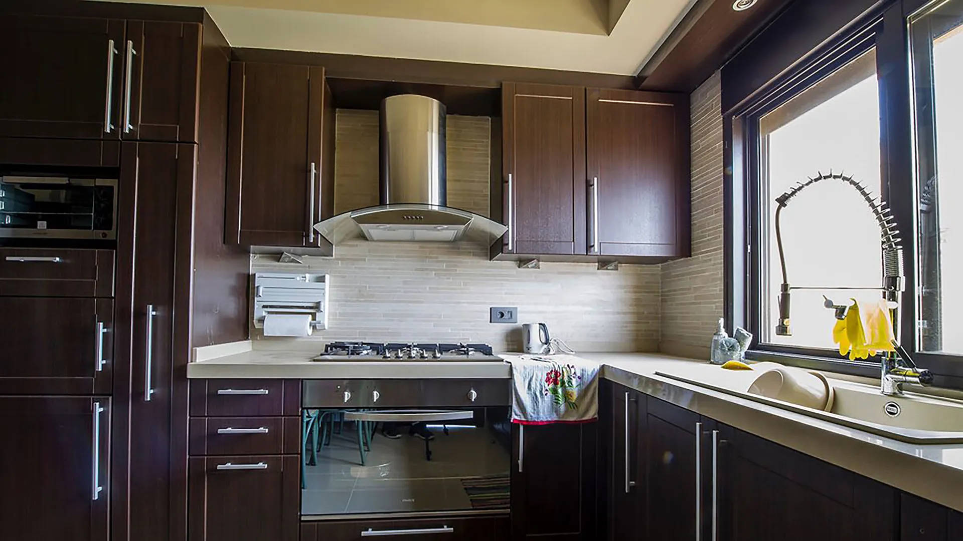Fully Decorated & Furnished Duplex For Sale in The Heart of Bsalim — الصورة 7