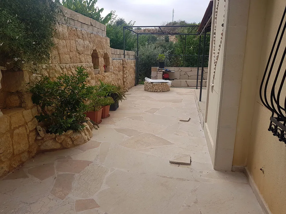 Apartment For Sale in Hboub With Garden & Terrace — الصورة 2