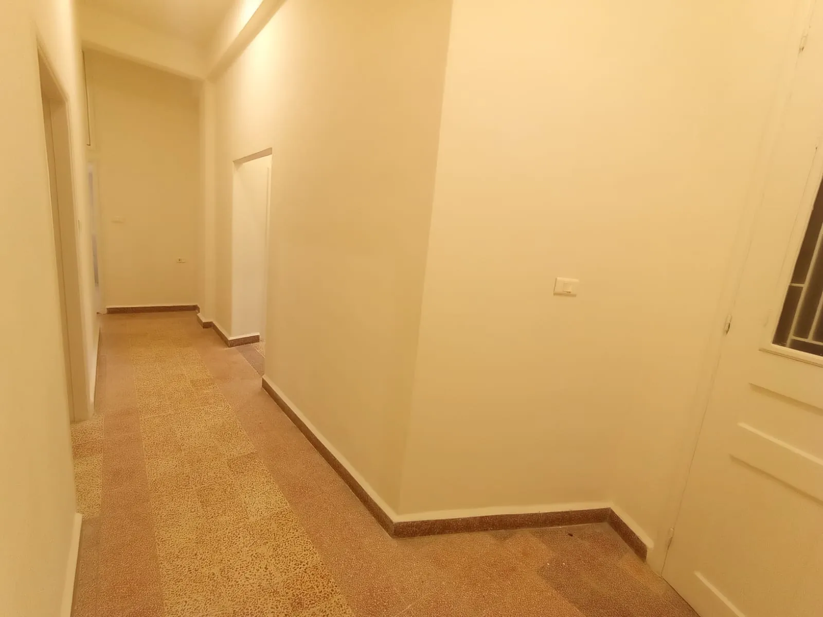 3-Bedroom Apartment For Rent In Achrafieh With Easy Access, Near Sagesse — الصورة 7