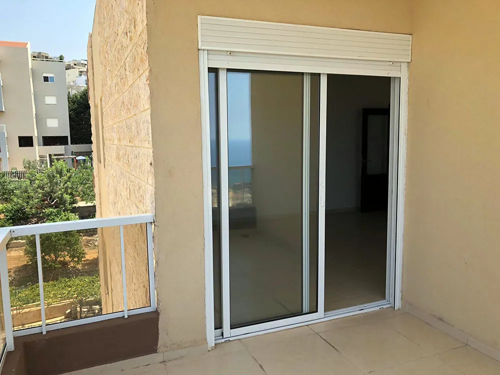 Semi-Furnished Apartment in Great Location For Rent in Jbeil, Qartaboun — الصورة 2