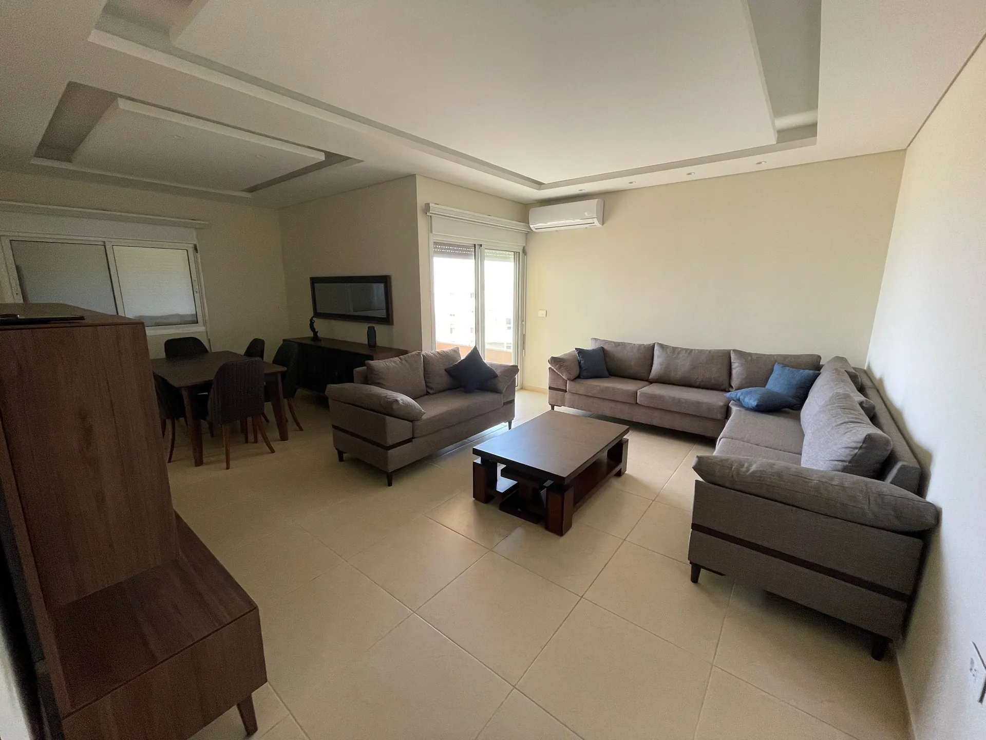 Semi-Furnished Apartment in Great Location For Rent in Jbeil, Qartaboun — الصورة 3
