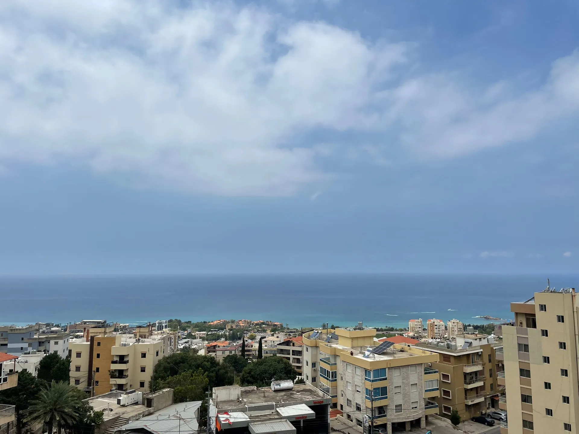 Semi-Furnished Apartment in Great Location For Rent in Jbeil, Qartaboun — الصورة 8