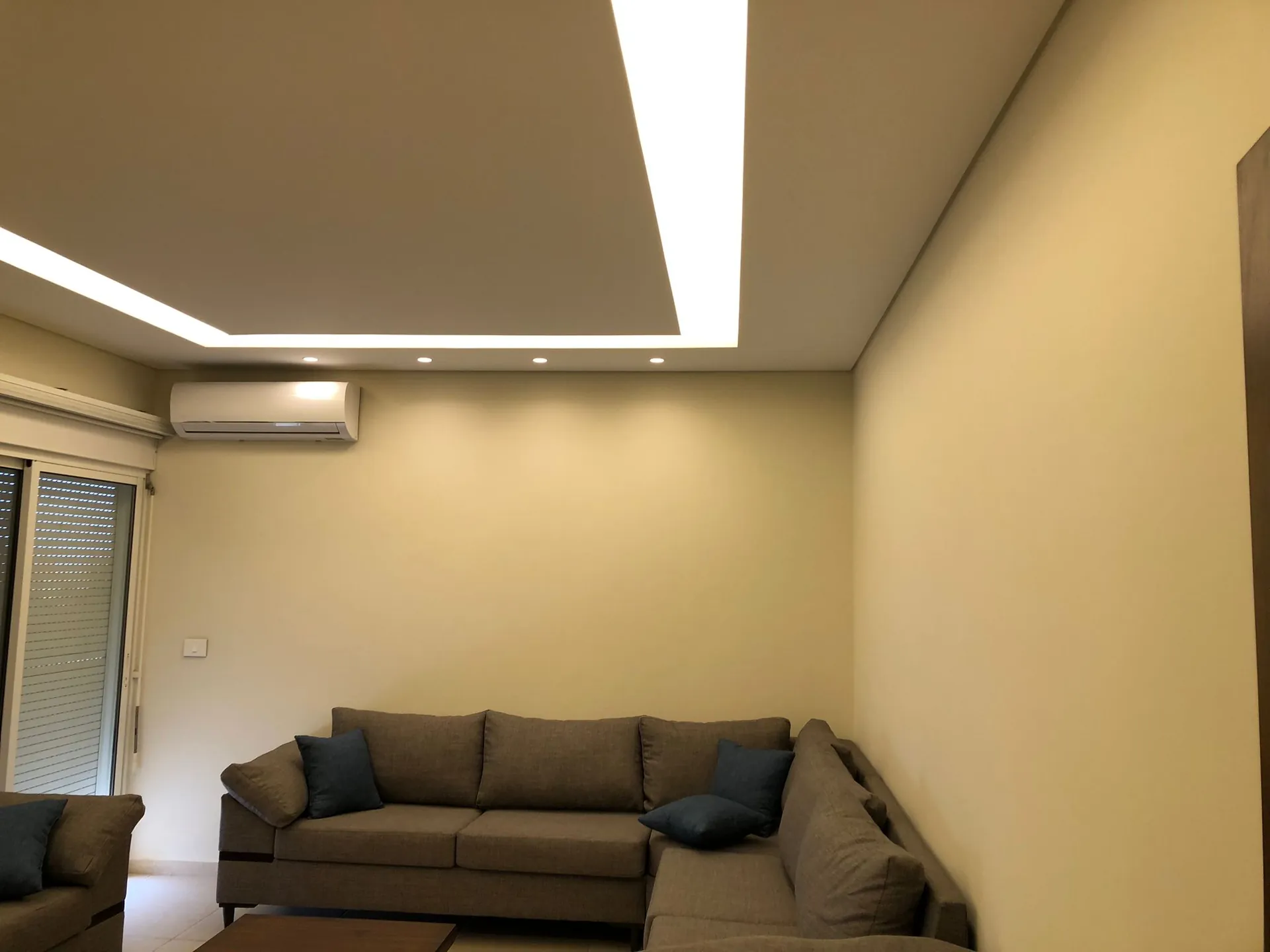 Semi-Furnished Apartment in Great Location For Rent in Jbeil, Qartaboun — الصورة 9