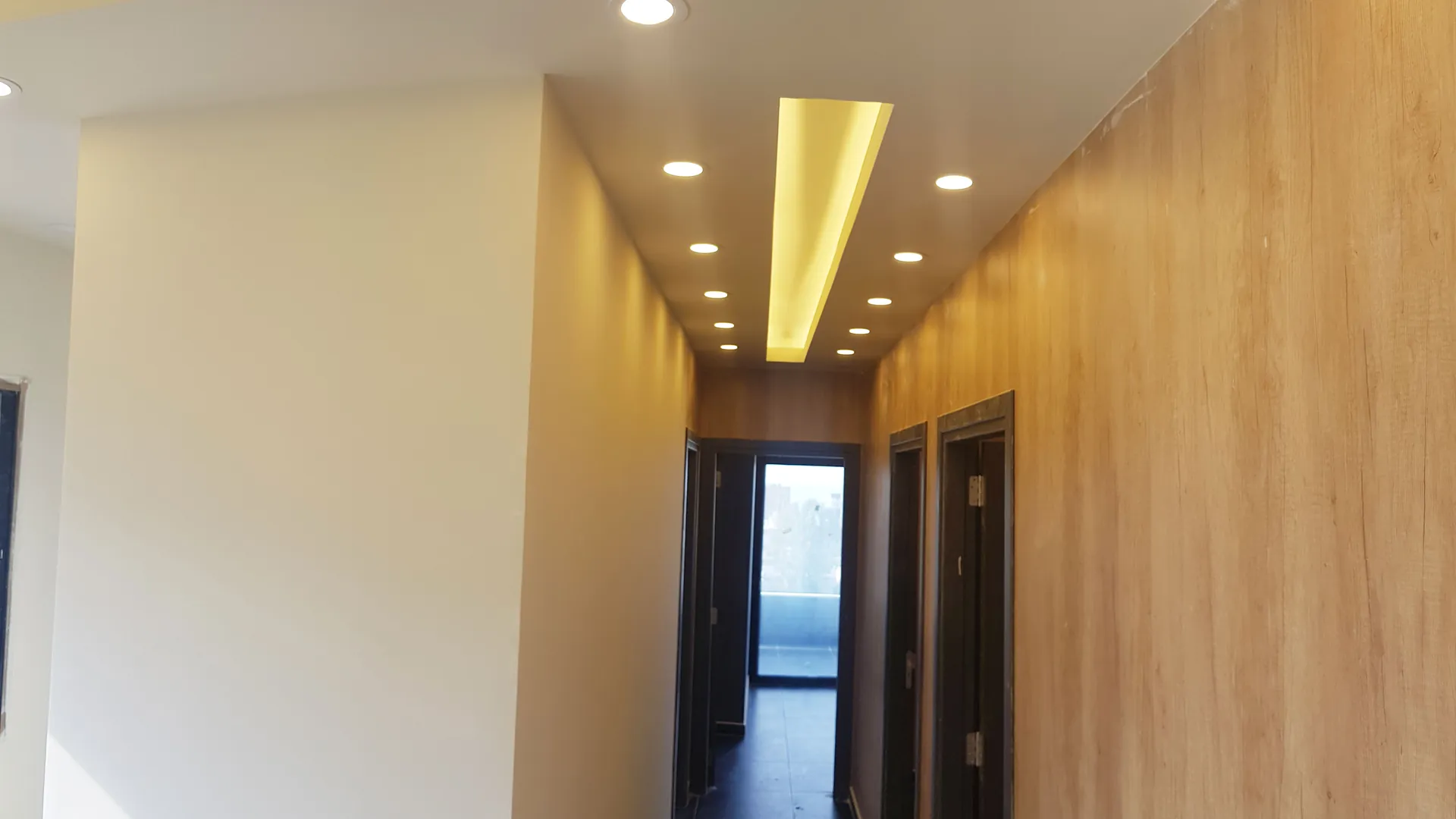 Office For Rent in Zouk Mikael Prime Location — الصورة 2