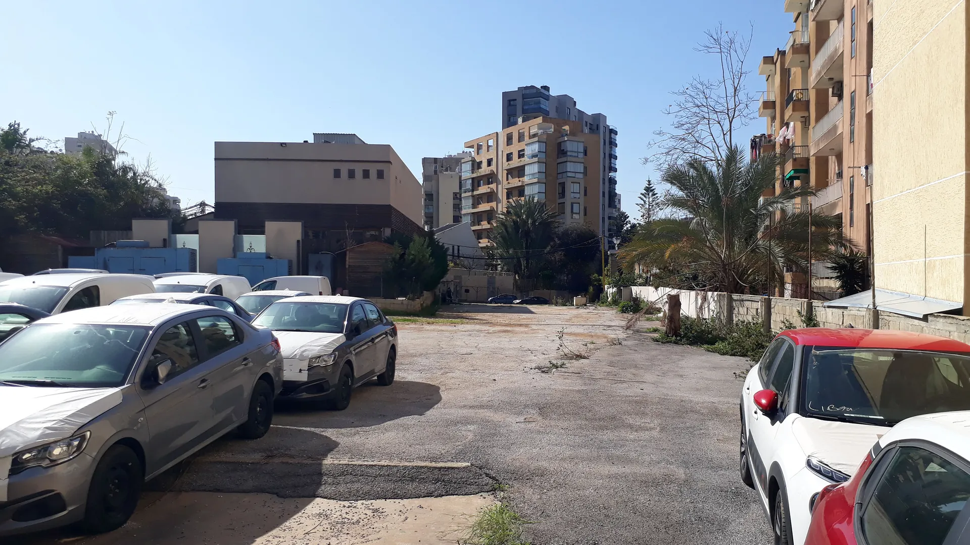 Land For Rent in The Heart of Metn - Zalka Main Road — الصورة 2