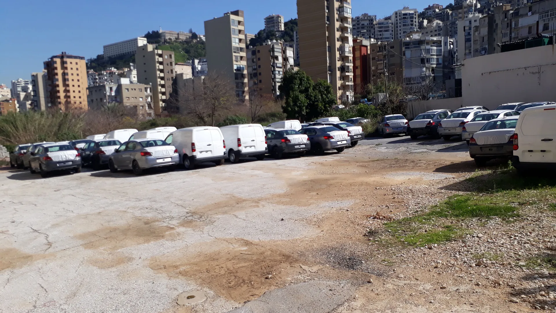 Land For Rent in The Heart of Metn - Zalka Main Road — الصورة 3