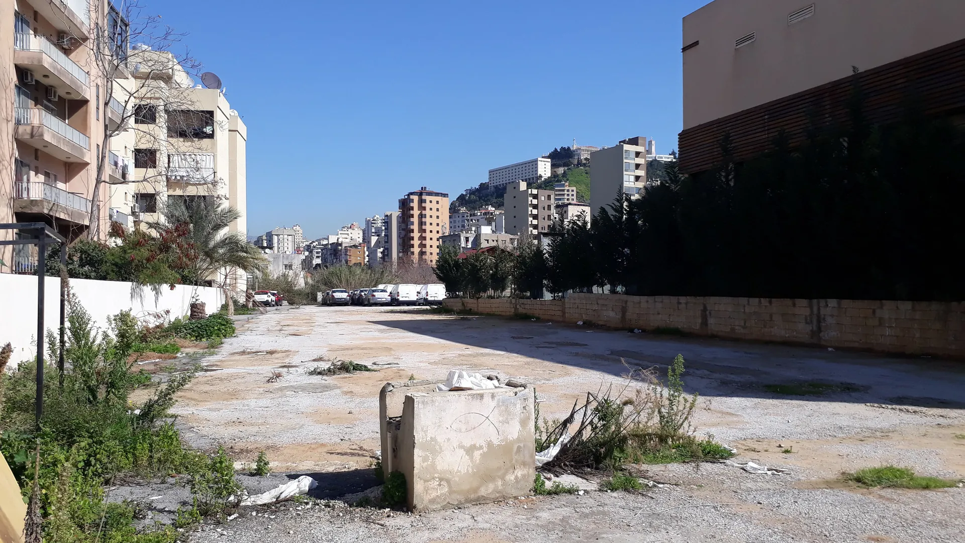 Land For Rent in The Heart of Metn - Zalka Main Road — الصورة 4