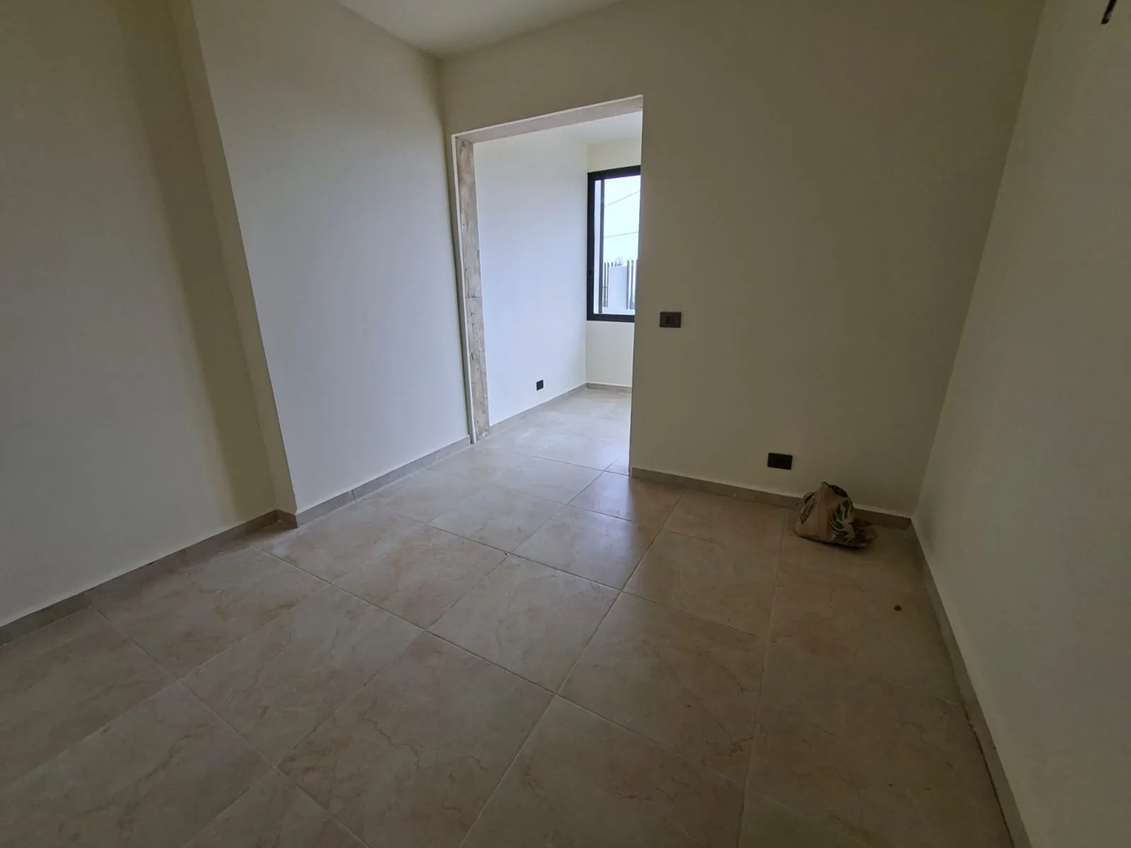 Simplex Apartment For Sale In Blat with a Large Terrace — الصورة 2