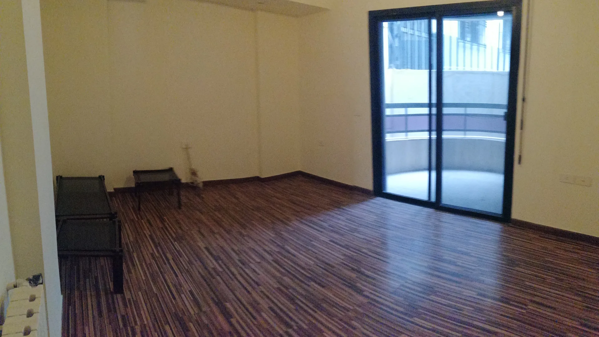 Semi Furnished Deluxe Apartment For Rent In Achrafieh Near Sassine — الصورة 3
