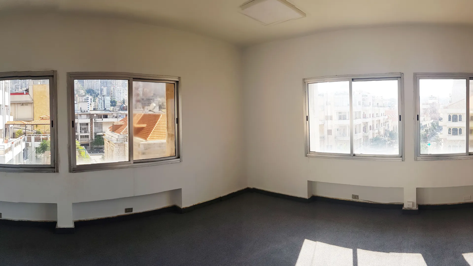 Spacious office For Rent in Jounieh Prime Location — الصورة 3