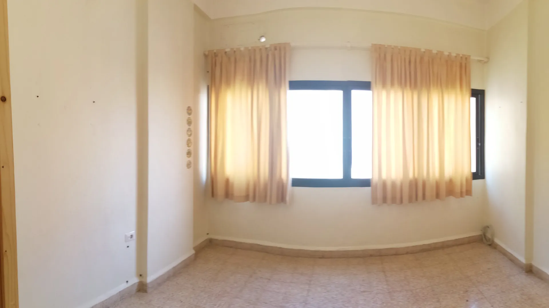 Nice Office For Rent In A Prime Location In Badaro — الصورة 2