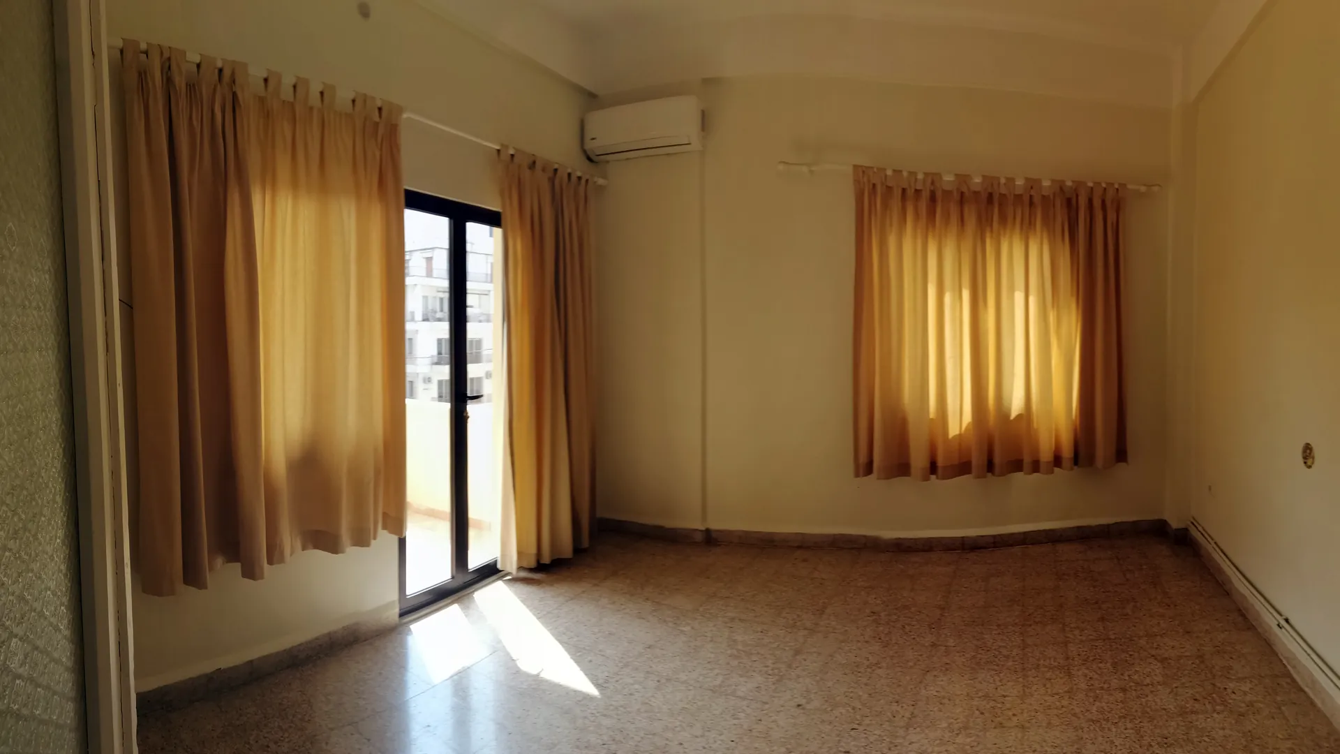 Nice Office For Rent In A Prime Location In Badaro — الصورة 4