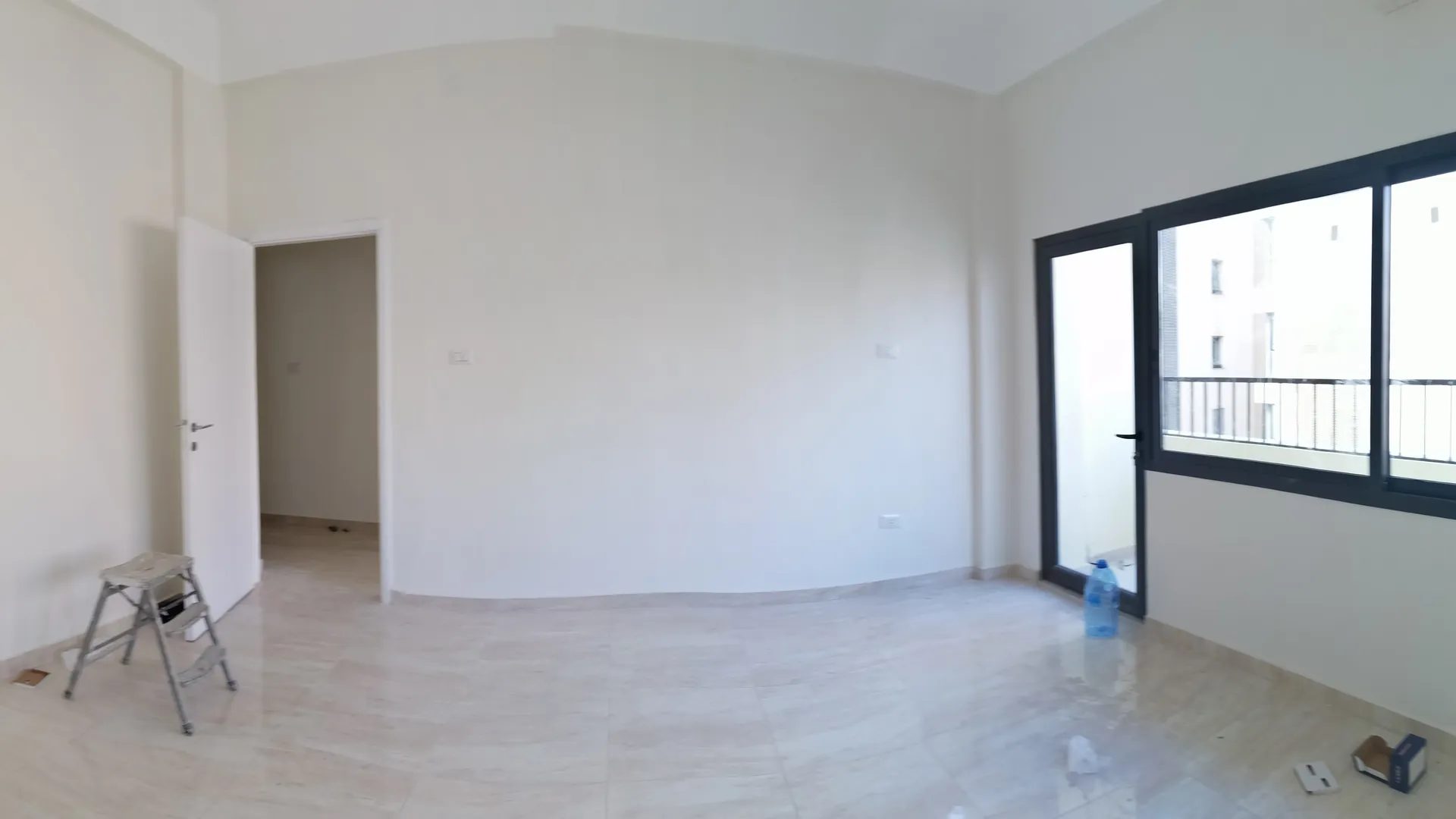 Spacious Renovated Office For Rent In Badaro — الصورة 2