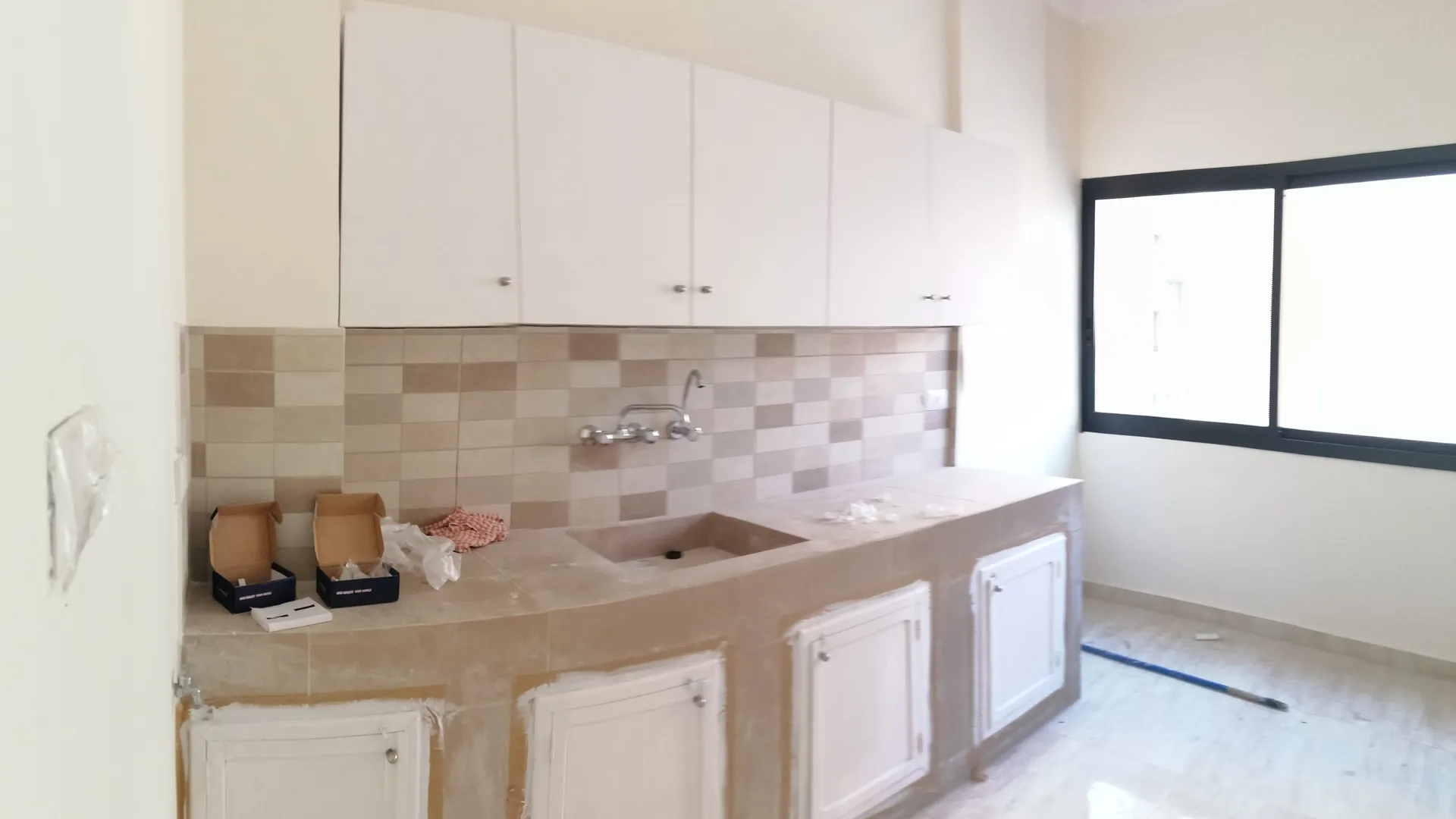Spacious Renovated Office For Rent In Badaro — الصورة 4