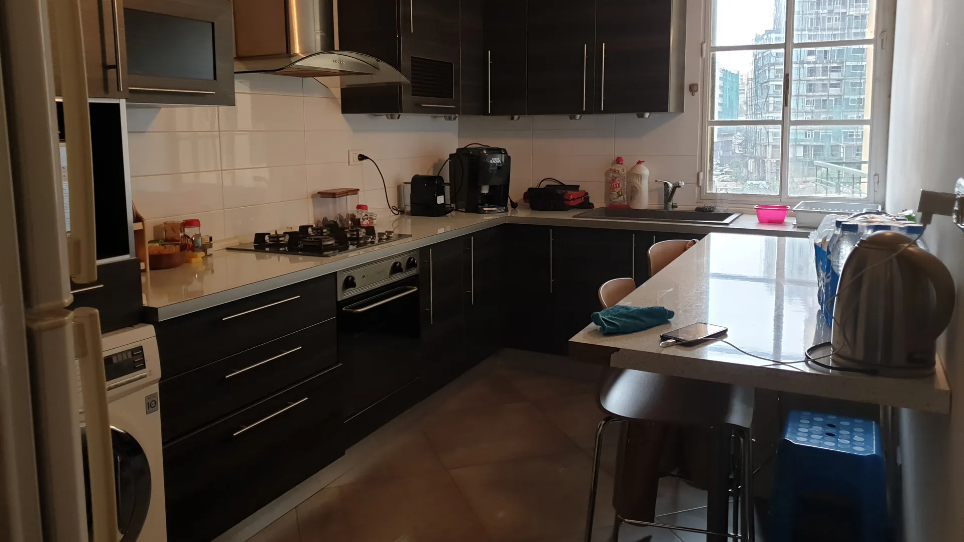 Unfurnished 3-Bedroom Apartment For Rent in Saifi Village — الصورة 3