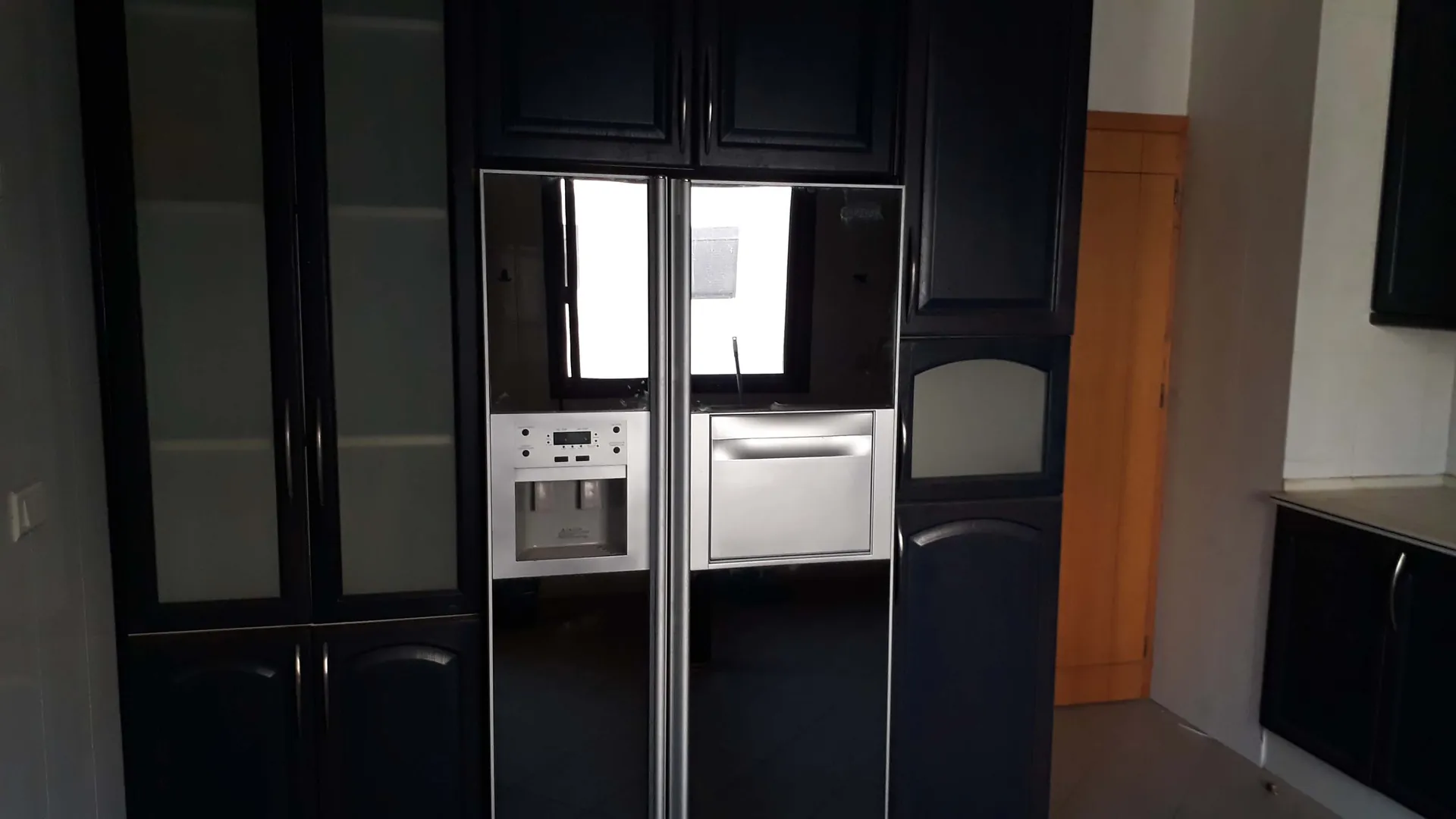 Well Located Apartment For Rent in a calm area of Bsalim — الصورة 3