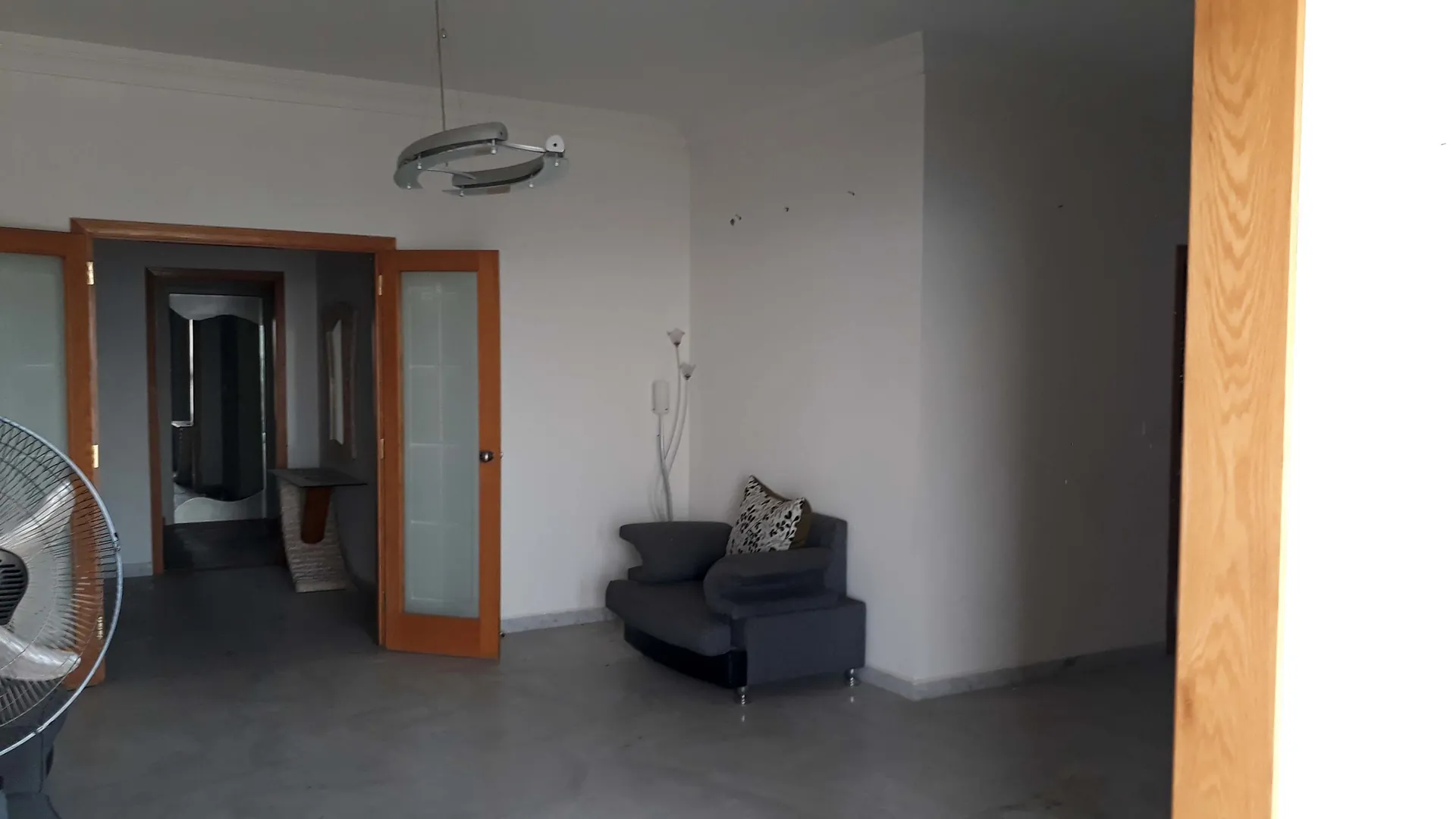 Well Located Apartment For Rent in a calm area of Bsalim — الصورة 6