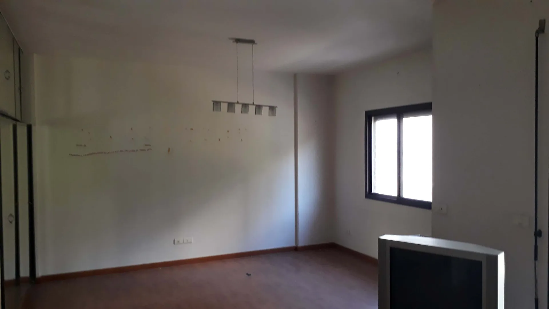 Well Located Apartment For Rent in a calm area of Bsalim — الصورة 9