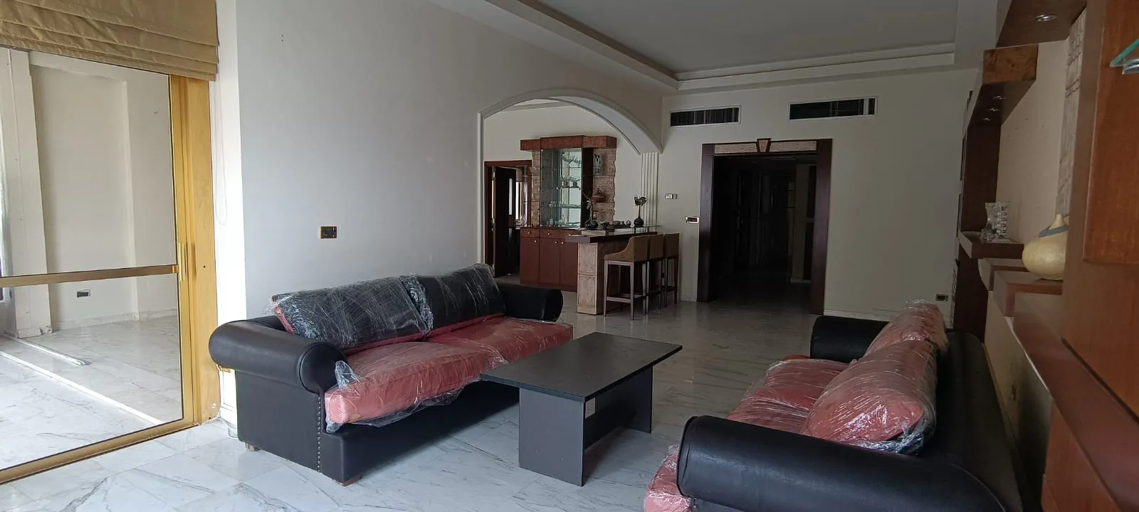 Spacious Luxurious Apartment For Rent in Sahel Alma — الصورة 5