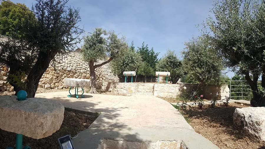 Furnished Cozy Villa on 2,000 SQM Land For Rent in Lehfed, Jbeil — الصورة 6