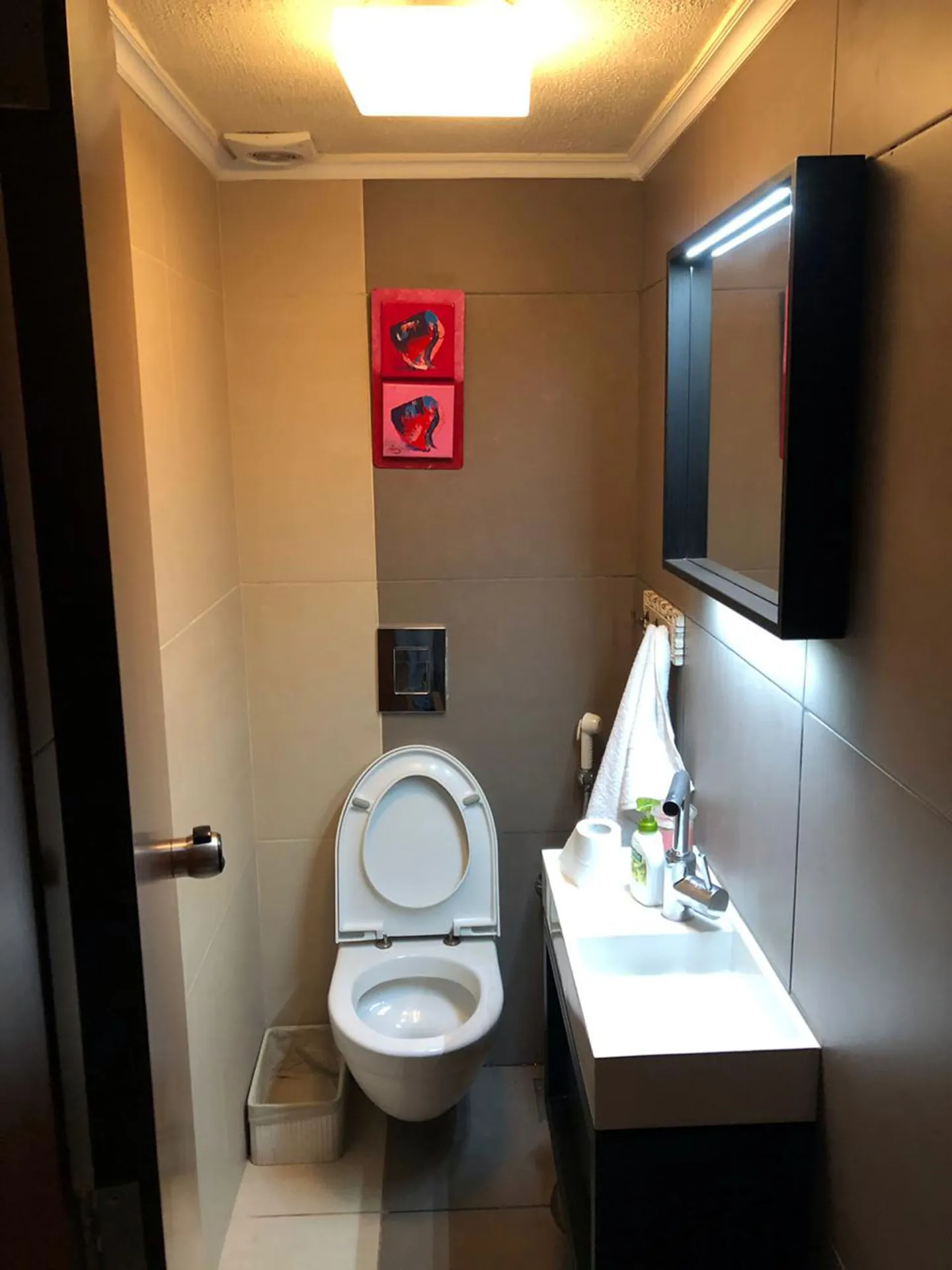 Fully Decorated and Furnished Apartment For Sale in Zouk Mosbeh — الصورة 2