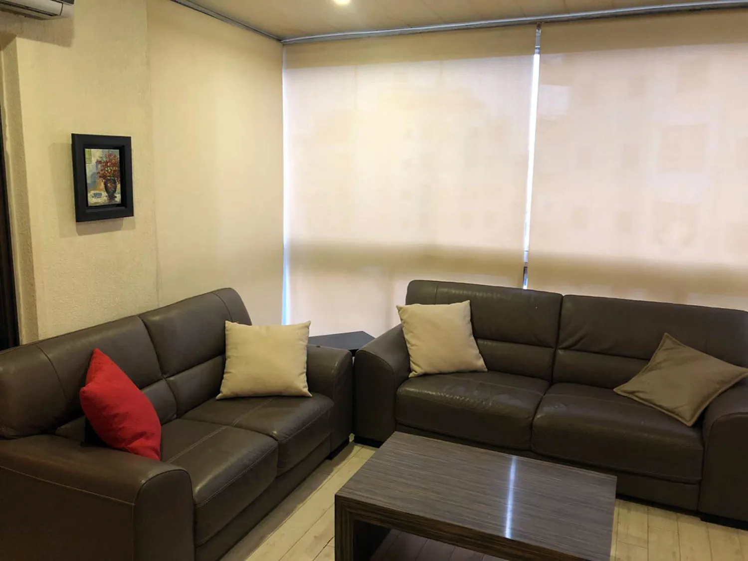 Fully Decorated and Furnished Apartment For Sale in Zouk Mosbeh — الصورة 6