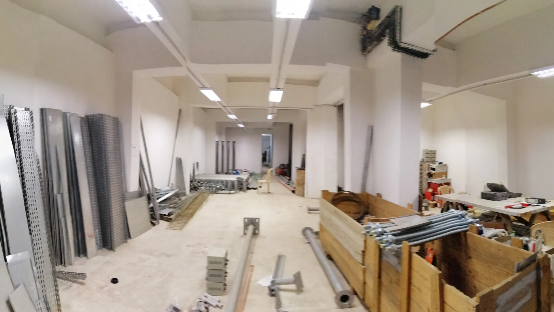 Spacious Warehouse For Rent in Mar Mikhael — الصورة 3
