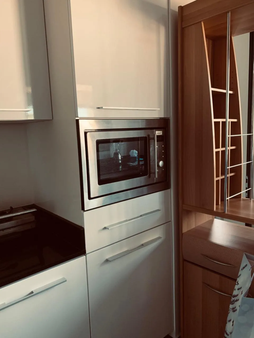 Fully Furnished Bright Apartment For Rent in Achrafieh — الصورة 10
