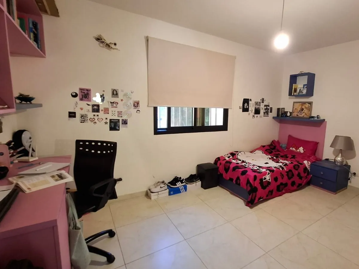 Apartment for Sale in Aamchit Benefits From An Open Sea View — الصورة 5