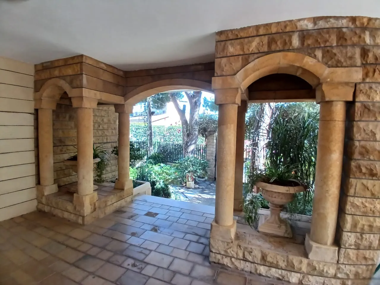 Spacious & Deluxe Apartment for Rent in A Classy Area In Ain Saadeh — photo 2