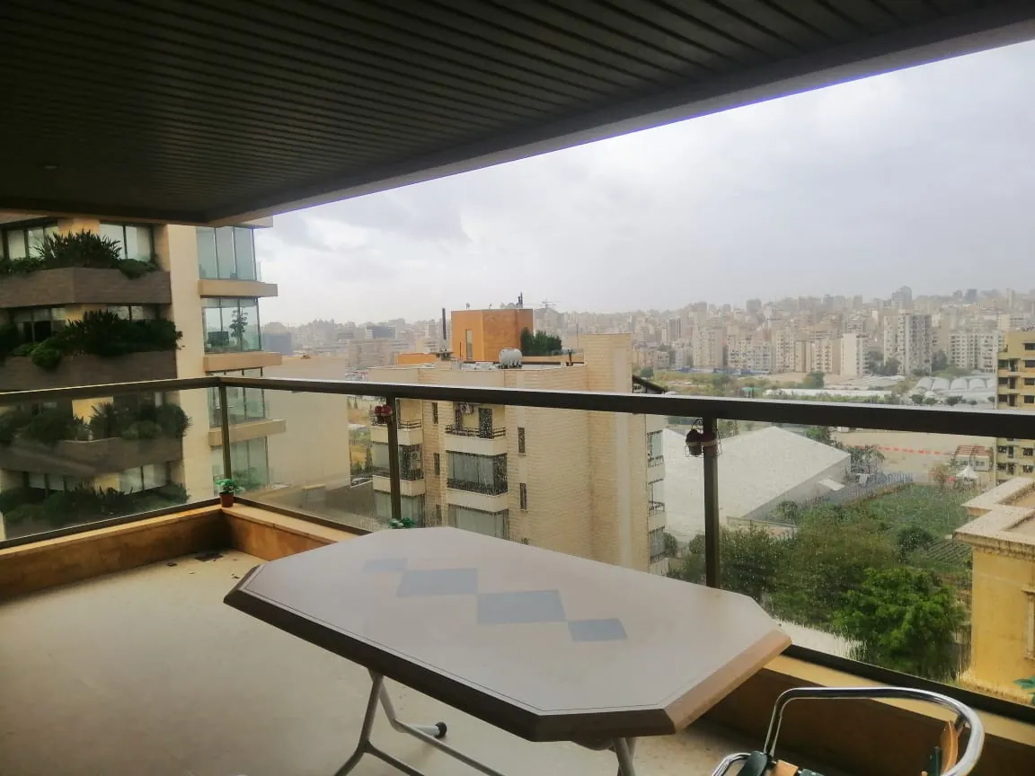 Spacious Apartment for Sale in Horsh Tabet — الصورة 2