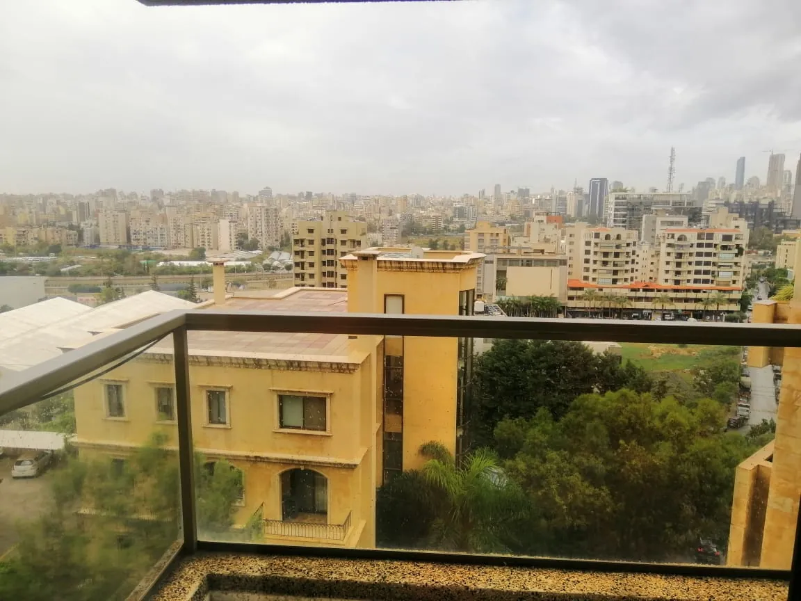 Spacious Apartment for Sale in Horsh Tabet — الصورة 3