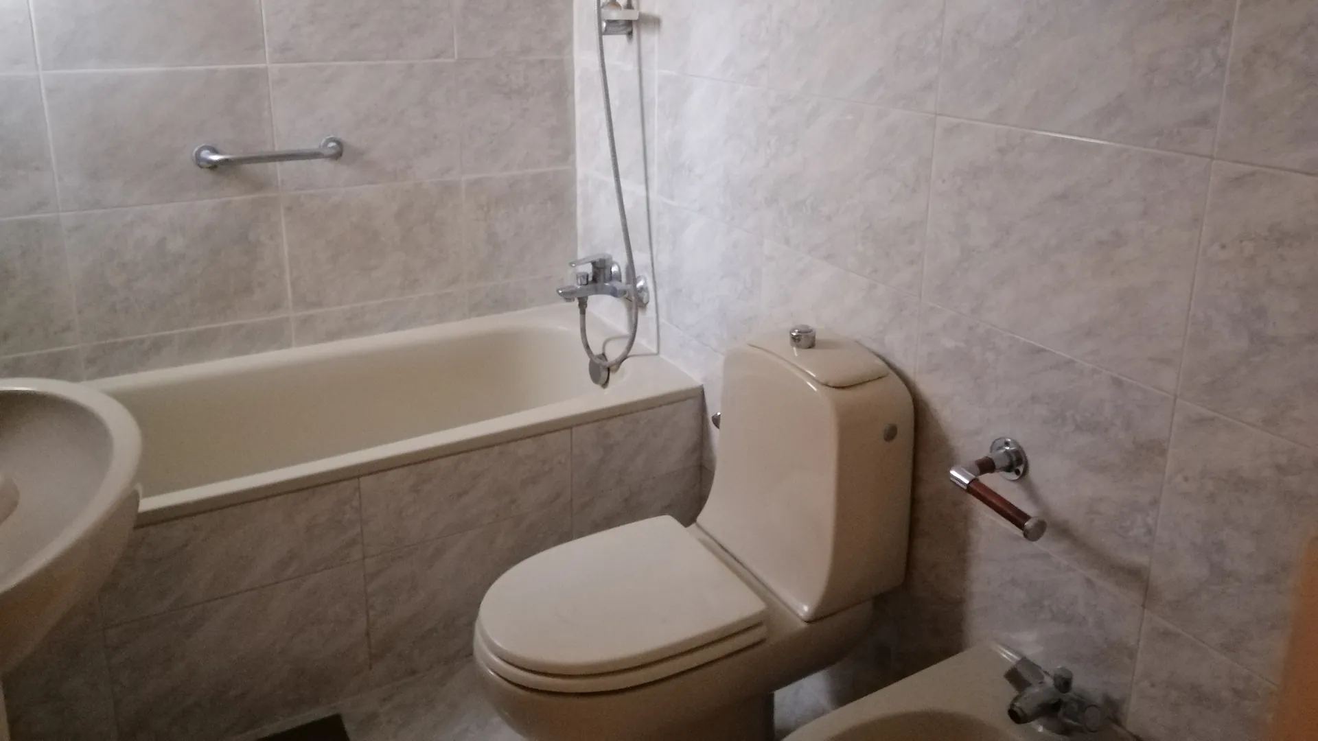 Spacious Apartment with a view for Rent in Achrafieh — photo 5