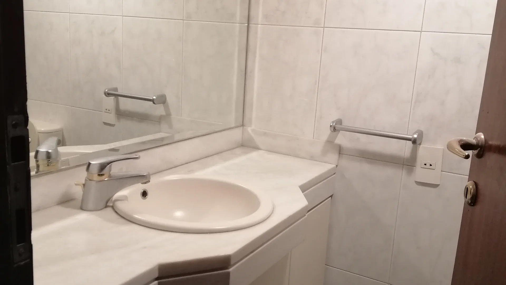 Spacious Apartment with a view for Rent in Achrafieh — photo 7