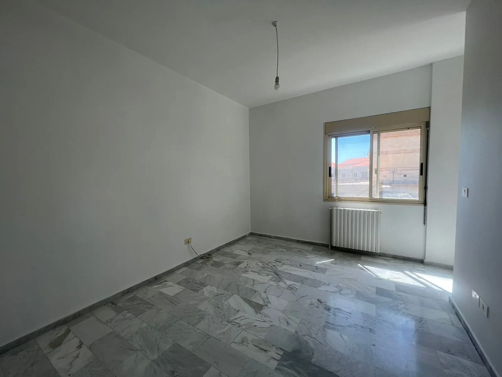 Spacious Apartment for Rent With Breathtaking View In Prime Location In Adma — الصورة 2